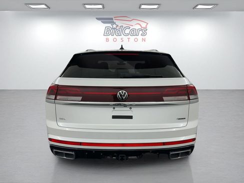 Used 2024 Volkswagen Atlas Cross Sport SEL R-Line AWD/4WD image 5