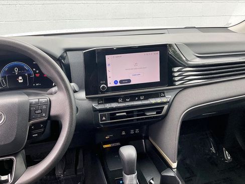 Used 2025 Toyota Camry LE FWD image 7