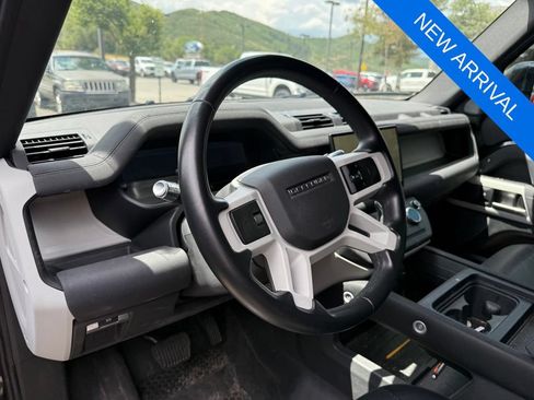 Used 2022 Land Rover Defender 110 X-Dynamic SE AWD/4WD image 10