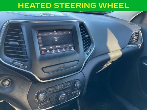 Used 2019 Jeep Cherokee Latitude Plus w/ Cold Weather Group image 17