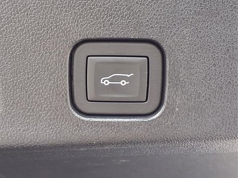Certified 2025 Buick Enclave Preferred FWD image 28