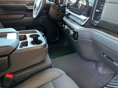Used 2022 GMC Sierra 1500 Elevation RWD image 16