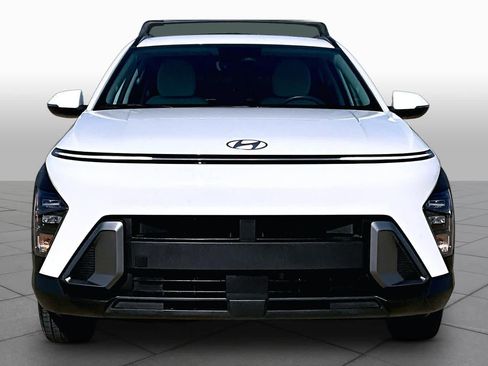 Used 2024 Hyundai Kona SEL w/ Convenience Package FWD image 4