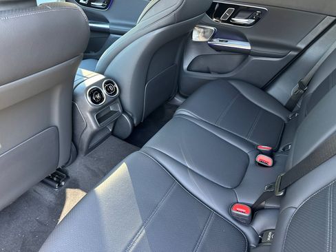 Used 2025 Mercedes-Benz GLC 300 image 21