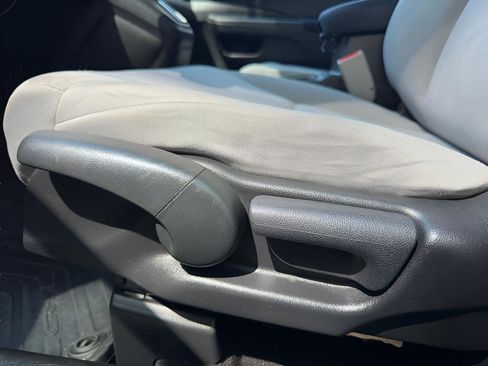 Used 2015 Honda CR-V LX image 15