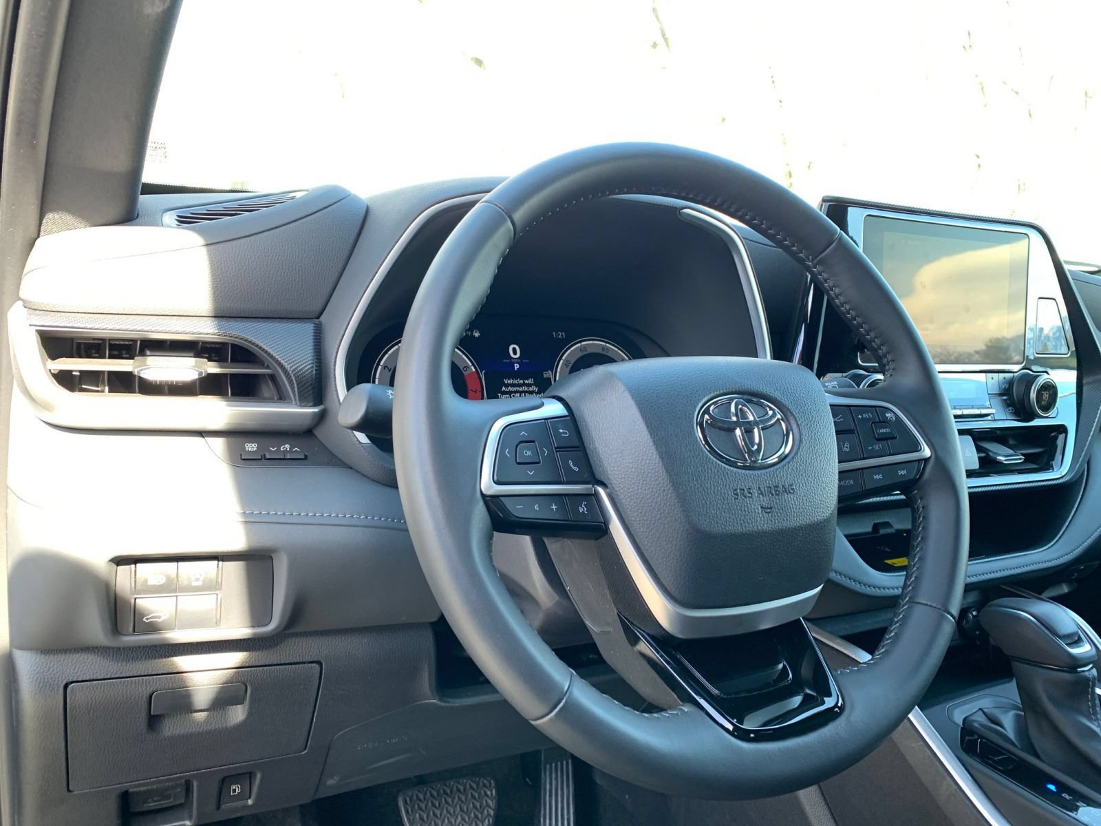 Used 2025 Toyota Highlander XSE AWD/4WD image 36
