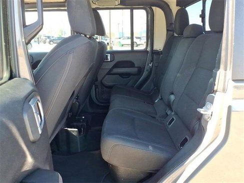 Used 2020 Jeep Gladiator Overland image 22