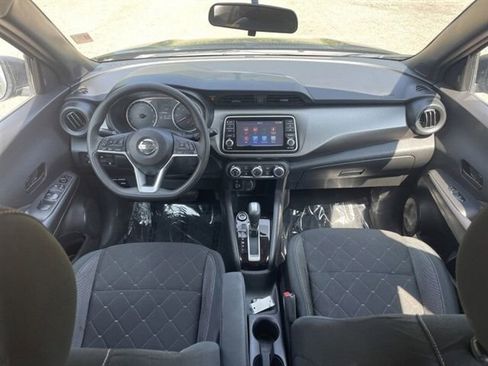 Used 2020 Nissan Kicks S image 13