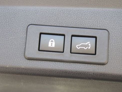 Used 2024 Subaru Ascent Premium w/ Convenience Package image 29