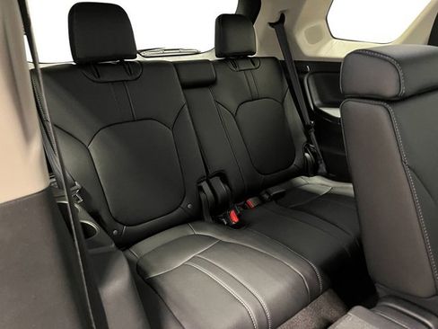 New 2026 Honda Pilot Touring image 24