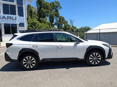 Used 2023 Subaru Outback Limited AWD/4WD image 11