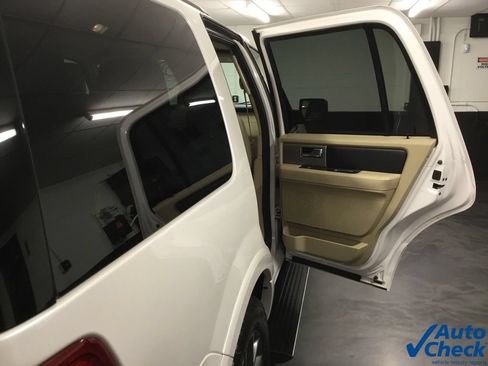 Used 2017 Ford Expedition Limited w/ Equipment Group 301A AWD/4WD image 37