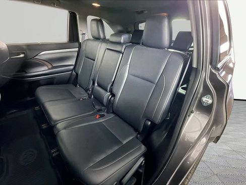 Used 2019 Toyota Highlander Limited FWD image 20