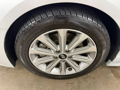 Used 2017 Hyundai Sonata Limited w/ Ultimate Package 04 FWD image 30
