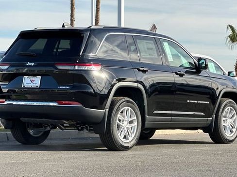 New 2025 Jeep Grand Cherokee Laredo X AWD/4WD image 7
