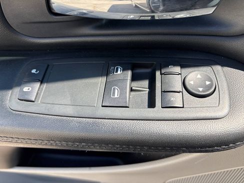 Used 2014 Dodge Grand Caravan American Value Package FWD image 15