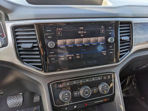 Used 2019 Volkswagen Atlas SEL Premium image 24