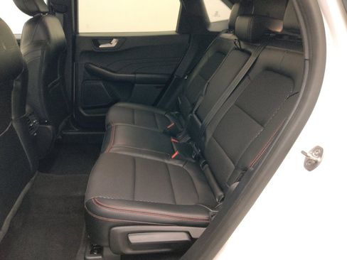 Used 2023 Ford Escape ST-Line FWD image 18