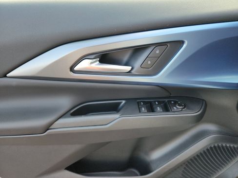 New 2026 Chevrolet Equinox EV LT image 10