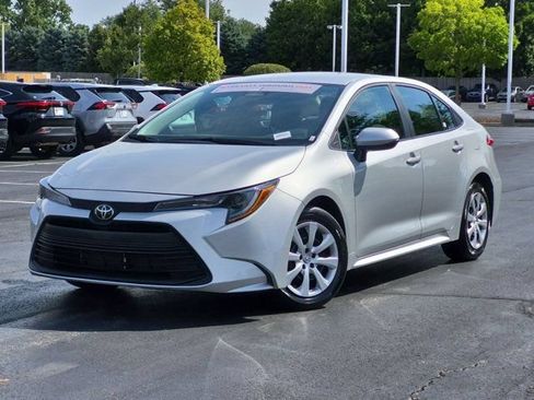Used 2026 Toyota Corolla LE FWD image 2