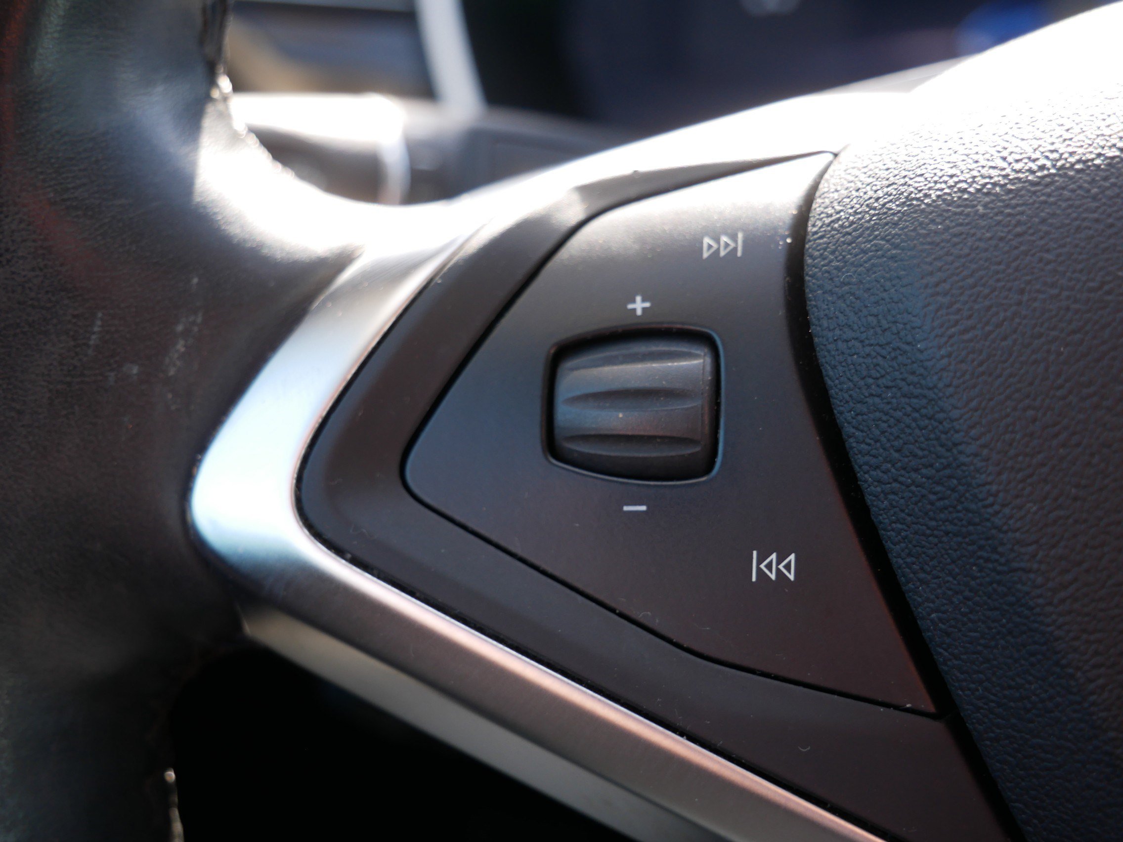 Used 2016 Tesla Model S AWD image 25