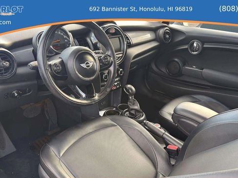 Used 2017 MINI Cooper 2-Door Hardtop FWD image 18
