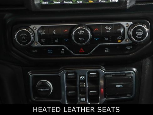 Used 2022 Jeep Wrangler Unlimited Sahara w/ Cold Weather Group AWD/4WD image 21