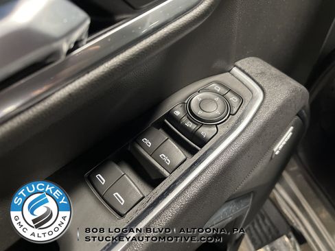 New 2026 GMC Sierra 2500 SLT w/ SLT Premium Package image 11