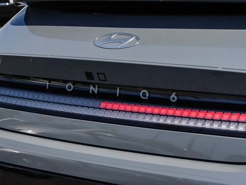 Used 2023 Hyundai Ioniq 6 SEL RWD image 9