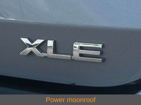 Used 2023 Toyota Highlander XLE FWD image 9