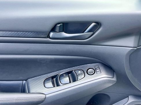 New 2026 Nissan Altima 2.5 SV FWD image 17
