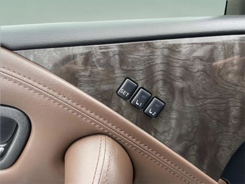 Used 2022 Nissan Armada Platinum w/ Captain's Chairs Package image 27