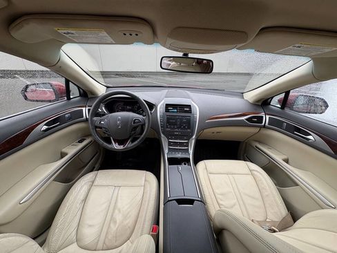 Used 2014 Lincoln MKZ image 13
