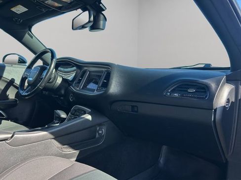 Used 2019 Dodge Challenger R/T w/ Driver Convenience Group RWD image 17