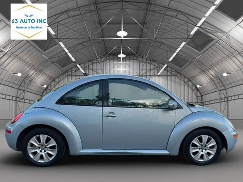 Used 2009 Volkswagen Beetle S image 6