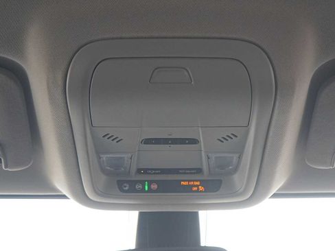 Used 2023 GMC Acadia SLT FWD image 24