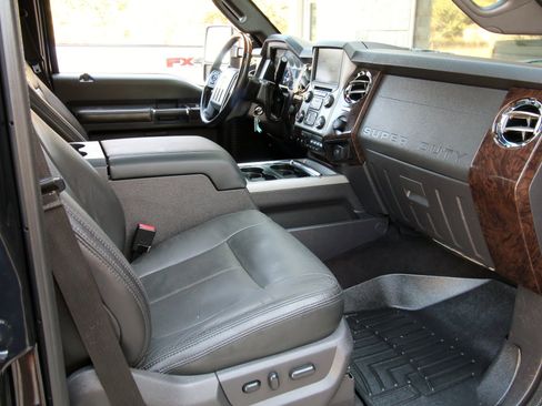 Used 2015 Ford F350 Platinum image 41