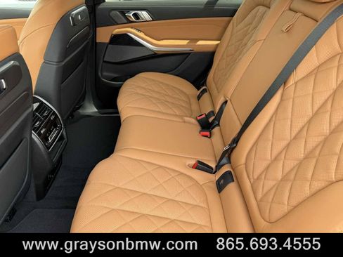 Used 2026 BMW X7 xDrive40i w/ Executive Package image 32