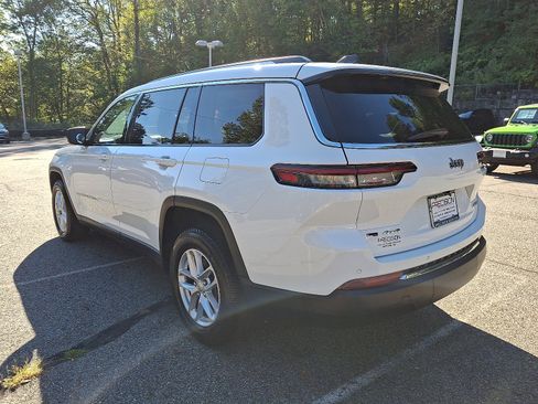 Certified 2021 Jeep Grand Cherokee L Laredo w/ Luxury Tech Group I image 5