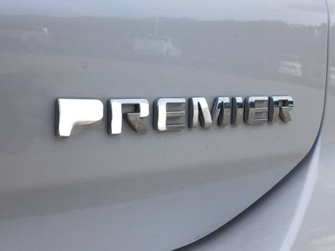 Certified 2022 Chevrolet Equinox Premier w/ LPO, Floor Liner Package FWD image 21
