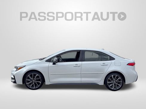 Used 2024 Toyota Corolla SE w/ Convenience Package FWD image 2