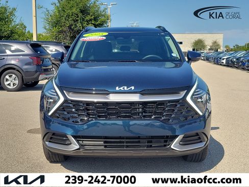 Used 2025 Kia Sportage EX w/ EX Premium Package AWD/4WD image 2