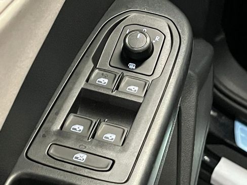 New 2026 Volkswagen Taos SE AWD/4WD image 19