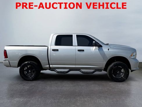 Used 2015 RAM 1500 Express AWD/4WD image 2