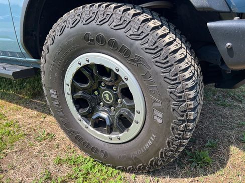 Used 2023 Ford Bronco Badlands AWD/4WD image 9
