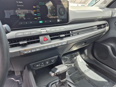 Used 2025 Kia K4 FWD image 11
