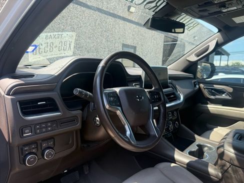 Used 2022 Chevrolet Tahoe Z71 w/ Luxury Package AWD/4WD image 6