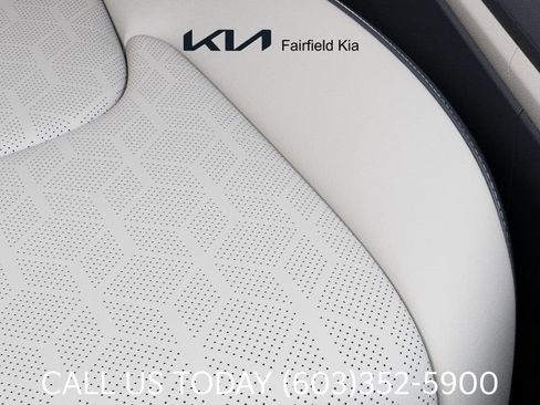 New 2026 Kia Carnival EX FWD image 24