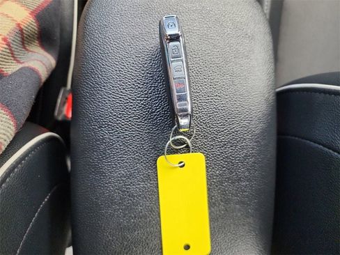 Used 2023 Kia Forte GT-Line image 30