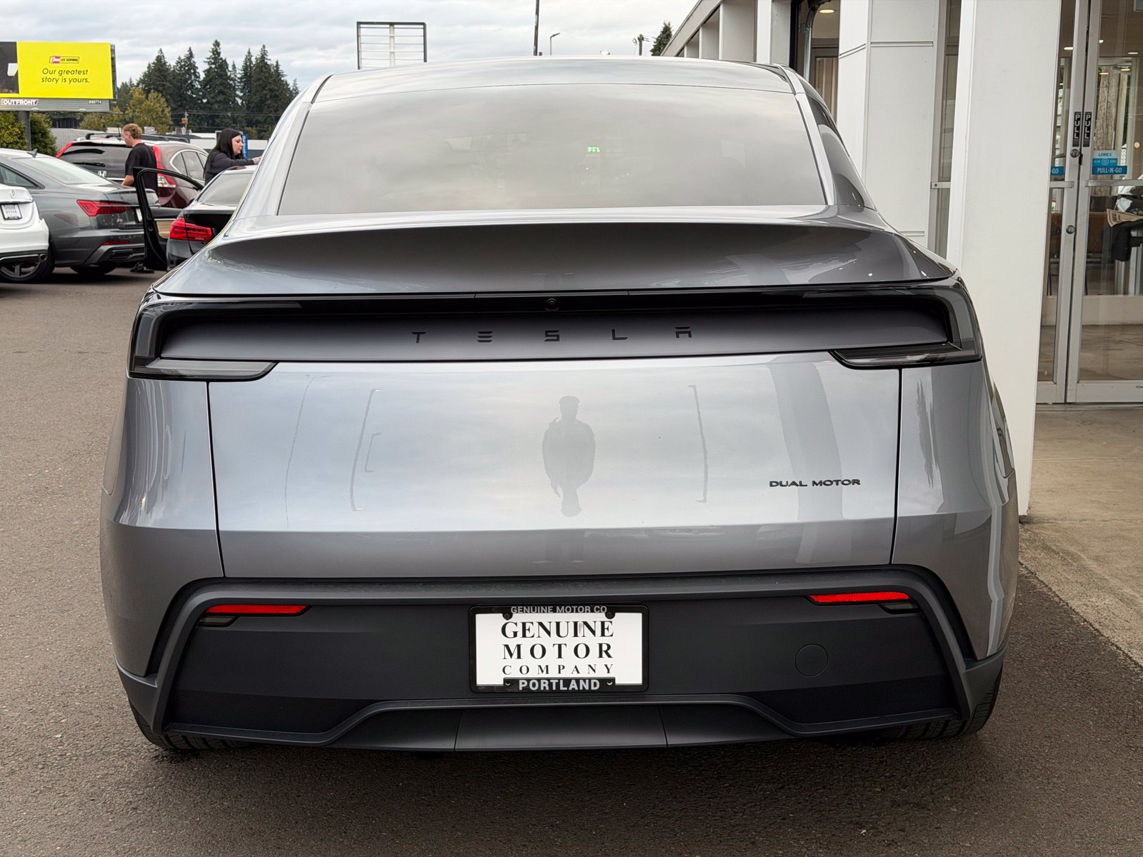 Used 2026 Tesla Model Y AWD image 4